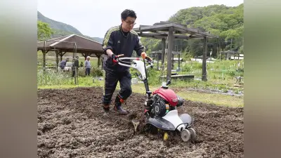 岡山の市民農園で農業挑戦、新人記者が耕運機に悪戦苦闘