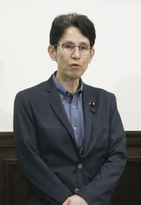 日本国旗損壊罪法案、３党が慎重対応確認　中立公が立法事実疑問視
