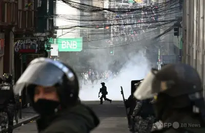 ボリビア非常事態宣言、軍投入で道路封鎖排除へ 6週間の抗議で経済損失数十億ドル