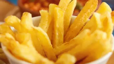 フライドポテトで腸閉塞、1日500円の食費が招いた中学生の悲劇