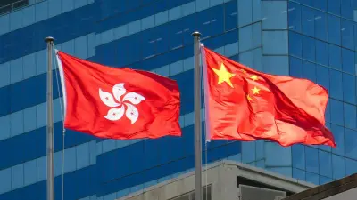 国歌で笑う子供たち…中国化加速が逆効果、香港と台湾の若者の中国離れ深刻化