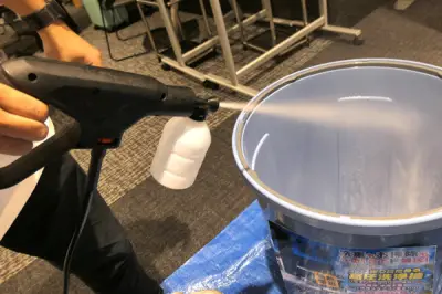 ドンキ新商品、バケツ型ポータブル高圧洗浄機「WashGo!」電源不要で洗車