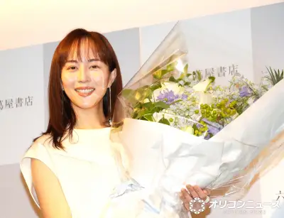 比嘉愛未、40歳の誕生日に感謝と抱負「人間修行頑張る」エッセイ集『またね。』発売