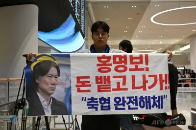 韓国サッカーファン、W杯敗退で洪監督にブーイング「出ていけ！」辞任表明も怒り収まらず