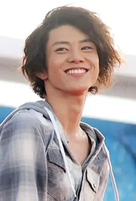 新里宏太、ネット上の死亡説を否定「元気に生きてます」Wikipediaにも誤情報