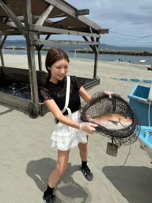軽トラ女子・三田悠貴、ミニスカで人生初の大物鯛釣りに挑戦！絶叫の瞬間