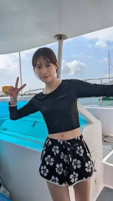南沙良、クールな印象覆すヘソ出し姿と10代の苦悩告白「家にこもっていた」