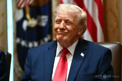 トランプ氏、ウクライナとロシアの停戦交渉を仲介へ プーチン氏と協議の意向