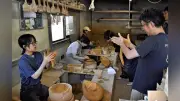 民芸の伝統守れ、小鹿田焼の里で陶工ら30人が交流