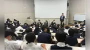 母校で教育実習中の大学生5人が中学3年生にアドバイス、鶴見大附