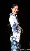 波瑠、涼やか浴衣で金魚アートイベント登場「うまくいったら推しを連れて来たい」