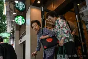 韓国スタバ全店が歴史研修で一斉閉店、タンクデー騒動でCEO解任