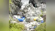 海洋プラごみ教育施設が佐賀・波戸岬にオープン、家族連れら学ぶ