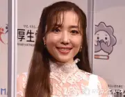 平原綾香、黒の着物で高市早苗首相と2ショット「きもの大使」として表敬訪問