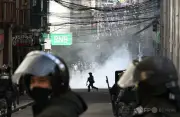 ボリビア非常事態宣言、軍投入で道路封鎖排除へ 6週間の抗議で経済損失数十億ドル