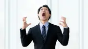 脳の専門家が説く負の感情の乗りこなし方 1日5分のぼんやりで変わる