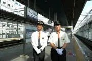 東洋経済の写真記事が示す経済トレンドの深層分析