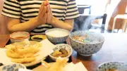 医師が警告する「一見ヘルシーだがNG」なランチの定番メニューとは？そばや丼ものの落とし穴