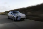 EVシフト加速、2025年に日本市場で新車販売の50％が電動車に