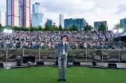 EVAN、漢江公園でソロステージ 初夏の夜にロマンチックなひととき