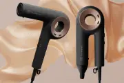 FEATHERAQUA JAPAN、低温設計と温冷自動切替搭載の新ヘアドライヤー「モイストフロー」発売