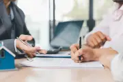 変動から固定金利への借り換え相談が増加、金利上昇で懸念広がる