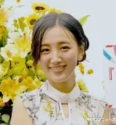 元ABC東留伽アナ、パリで29歳誕生日 大胆ドレス姿に反響「ヤバッ」「ドキっとします」