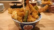 創業者が手放した天丼チェーン「金子半之助」、コロナ禍で152％成長の真相と異色のM&A