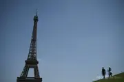 仏で熱波による大規模停電、6万8000世帯影響 人口9割超に警報