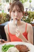 日向坂46・藤嶌果歩、1st写真集からステーキほおばる「もぐもぐカット」解禁