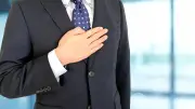 自己紹介で「名前と肩書だけ」は損、4つのレイヤーで深く語る方法