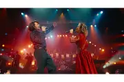 ヒュー・ジャックマン＆ケイト・ハドソン共演『ソング・サング・ブルー』BD+DVDが9月9日発売