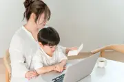 育休中に資産1億円を達成したママ投資家が明かす、スマホ1台で月1,000万円を稼ぐ投資術