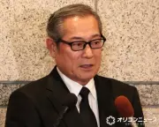 松平健、中村玉緒さんの告別式で涙の弔辞「寂しいです」