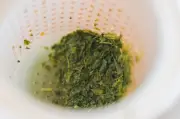 緑茶の茶カテキン効果を最大化！飲むだけでなく茶葉を食べて有効成分70％摂取