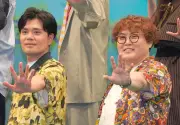マユリカ、幼少期の貴重ショット公開　『クレヨンしんちゃん』キャラと記念撮影にしんちゃん混乱「オラより年下…？」