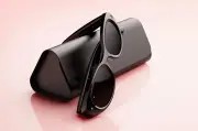メタ、EssilorLuxotticaと提携し新AIスマートグラス「Meta Glasses」発表、299ドルから