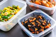 梅雨の弁当作りで食中毒予防！農水省が3原則を解説