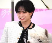 中島健人「アイドルの宿命」長濱ねる演じる美里と同じドリンク配り体験