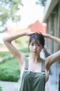 七瀬なな、1st写真集「みつめて。」表紙解禁 衝撃エプロン姿も公開