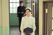 『風、薫る』第65回場面カット公開 直美が小川に呼び止められ、ツヤが事件を起こす