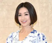 酒井法子、『テレ東音楽祭』で「碧いうさぎ」と「夢冒険」熱唱 55歳の変わらぬ美しさに絶賛の声