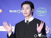 パク・ソジュン、BTS・V＆パク・ヒョンシクとの豪華3ショット公開　19枚のオフショットにファン歓喜