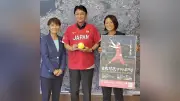 宇津木妙子副会長、那覇市長に日米対抗ソフトボールPR　始球式参加要請
