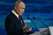 プーチン大統領、ロシア国内で「一定の燃料不足」を認める