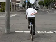 自転車のハンドサイン再確認、安全で思いやりのある走行のために