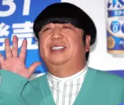 休養中のバナナマン日村勇紀、ホルモン店に夫婦で来店 近影公開に反響