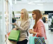 「買い物療法」で自尊心回復、ストレス対処法を紹介