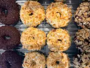 堂安律プロデュース「y/OU donut」が大丸梅田店に期間限定登場