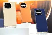 シャープ「AQUOS R11」発表、ライカ監修トリプルカメラ搭載のハイエンドスマホ